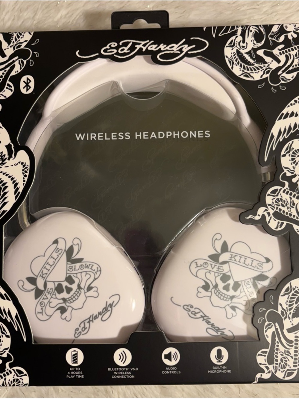 Ed Hardy White Bluetooth Wireless Headphones Love Kills With Built In Microphone